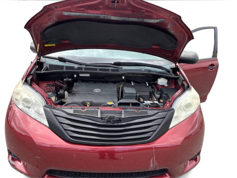 2013 Toyota Sienna L 7-Passenger