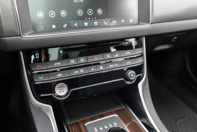 2018 Jaguar XF Sportbrake 17