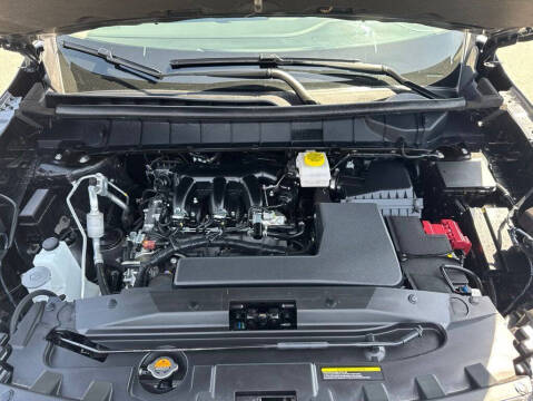 2025 Nissan Pathfinder S