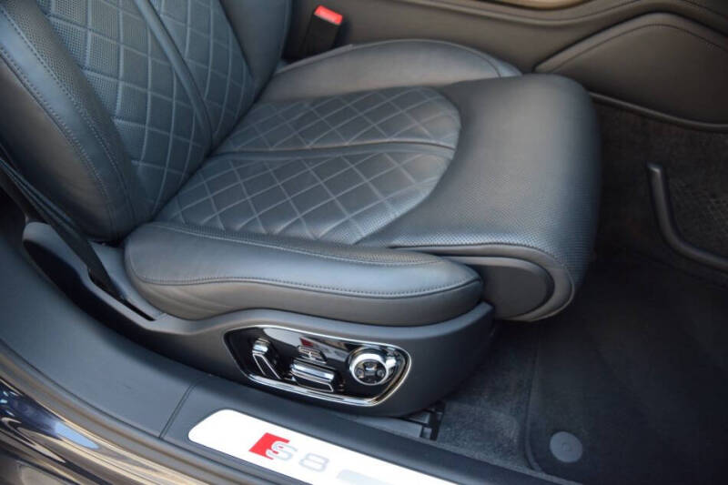 2015 Audi S8 4.0T quattro