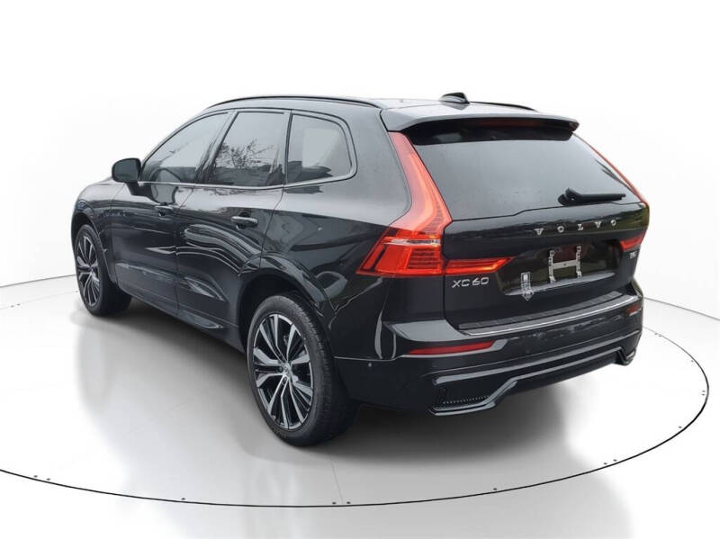 2025 Volvo XC60 B5 Plus Dark Theme