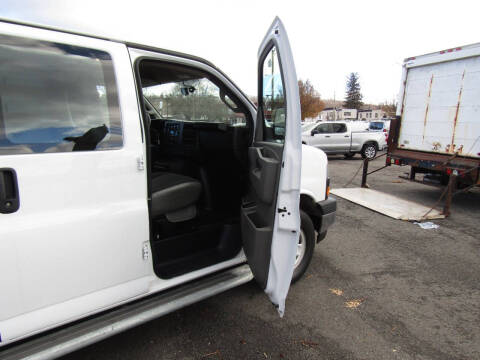 2023 GMC Savana 2500