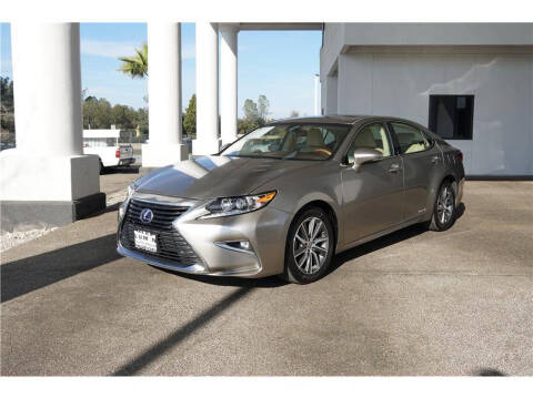 2016 Lexus ES 300h