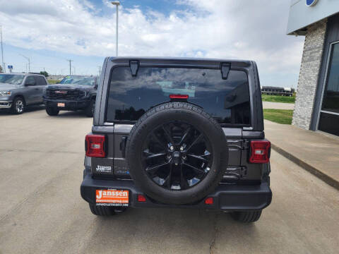 2025 Jeep Wrangler Sahara 4xe