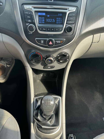 2017 Hyundai Accent Value Edition