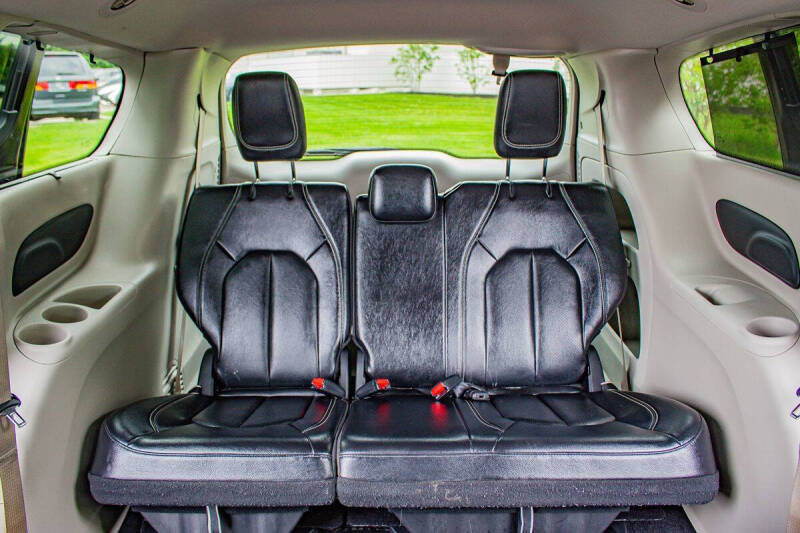 2022 Chrysler Pacifica Touring L