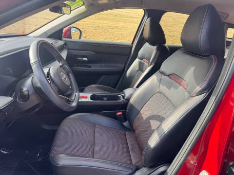 2025 Nissan Kicks SR