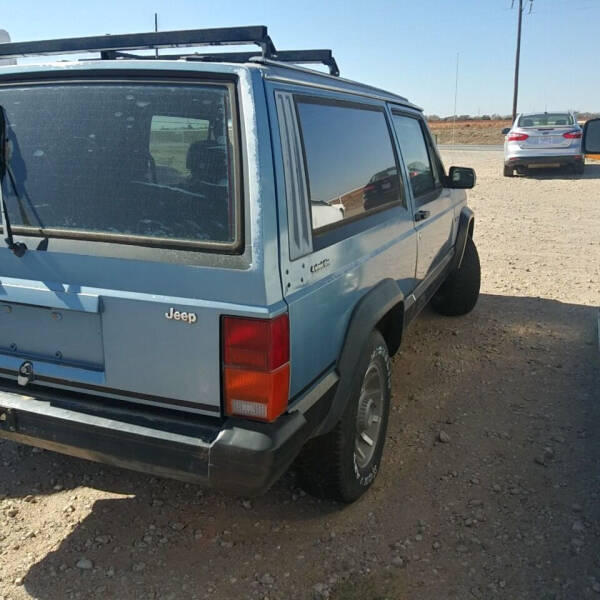 1985 Jeep Cherokee null photo 9