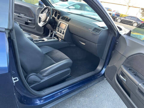 2014 Dodge Challenger SRT8