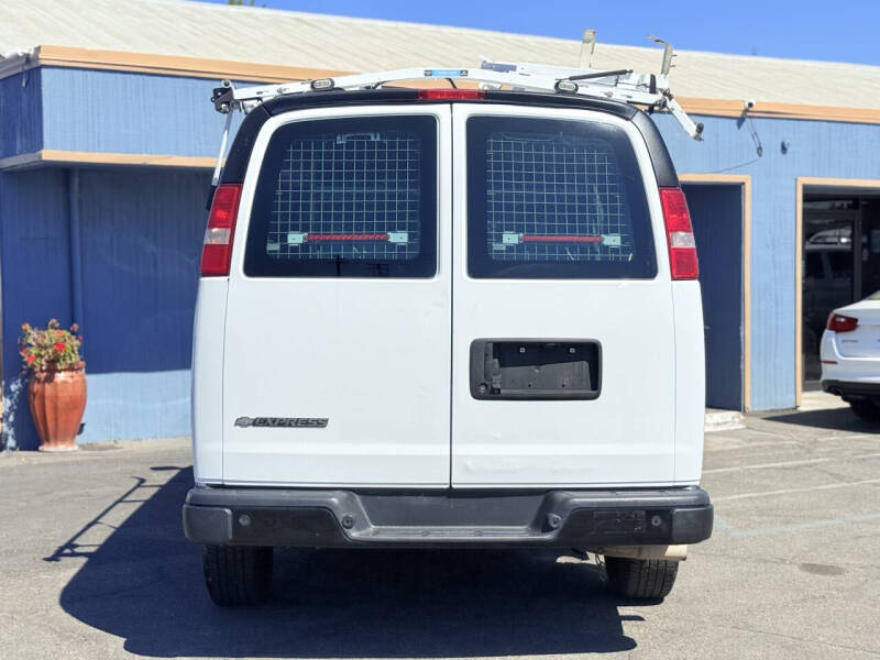 2018 Chevrolet Express 2500