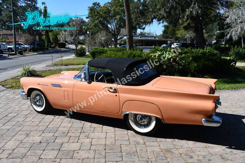 1957 Ford Thunderbird