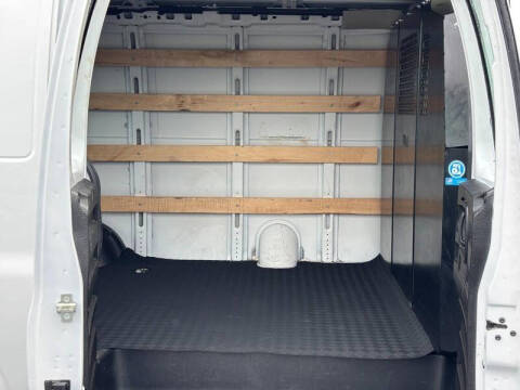 2024 Chevrolet Express 2500