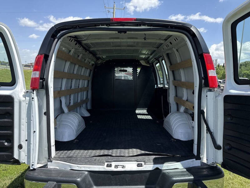 2024 GMC Savana 2500
