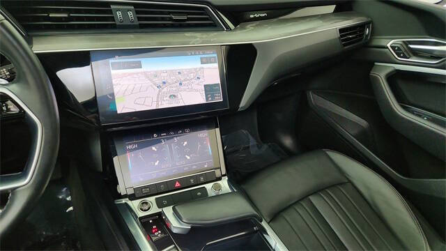 2024 Audi Q8 e-tron quattro Premium