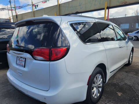 2017 Chrysler Pacifica Touring-L