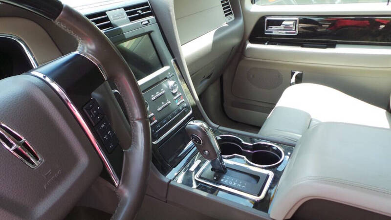 2016 Lincoln Navigator Select