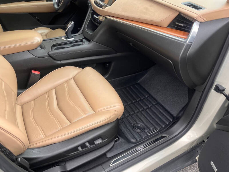 2017 Cadillac XT5 Platinum