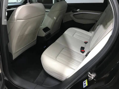 2019 Audi e-tron quattro Prestige