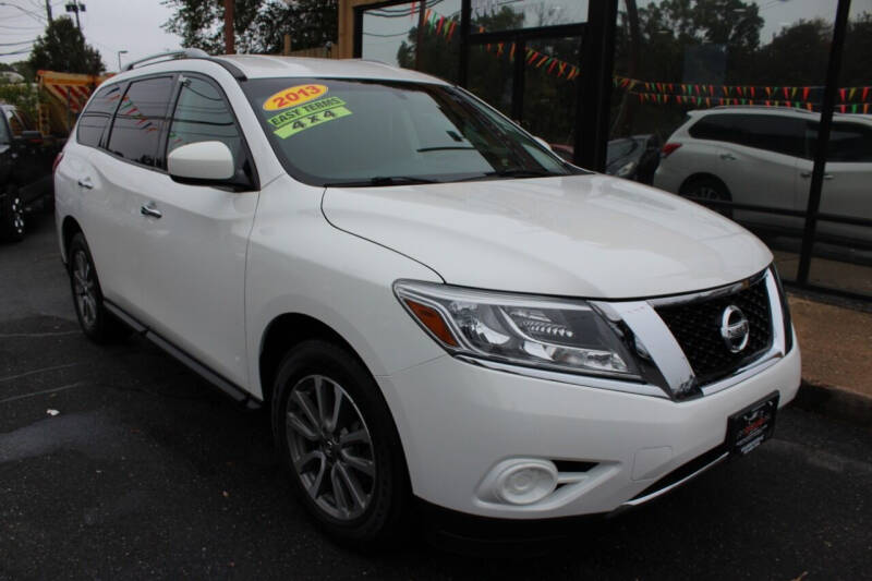 2013 Nissan Pathfinder for sale at Xclusive Auto LLC in Hanover MD