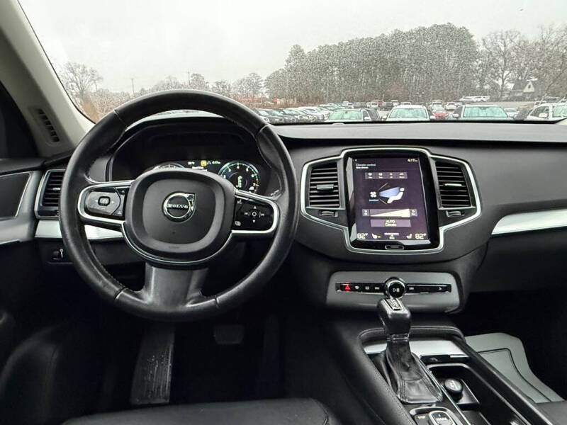 2016 Volvo XC90 T5 Momentum