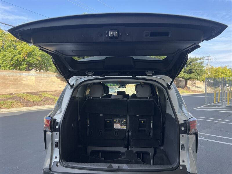 2021 Toyota Sienna LE 8-Passenger