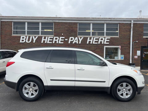 2011 Chevrolet Traverse for sale at Kar Mart in Milan IL