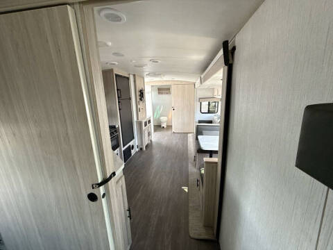 2022 Cruiser RV Shadow