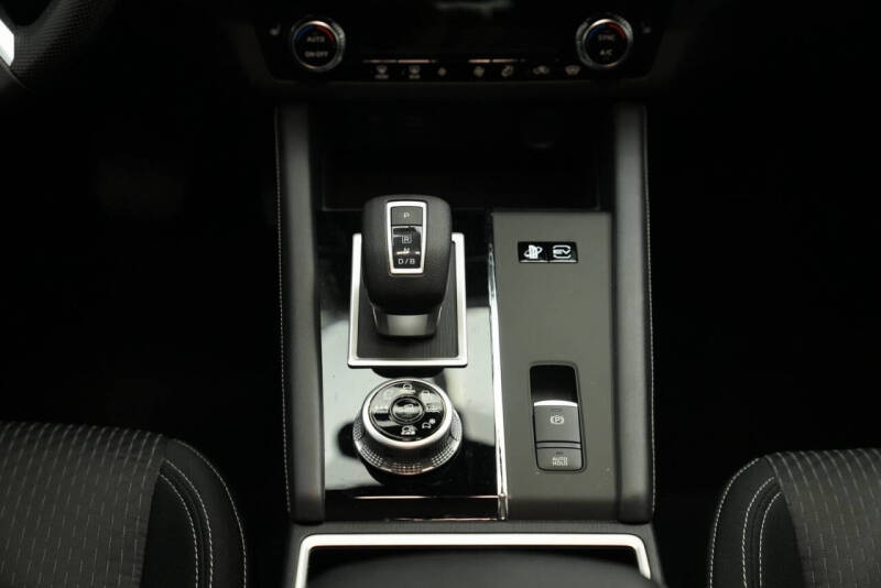 2025 Mitsubishi Outlander PHEV ES