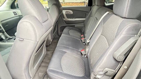 2011 Chevrolet Traverse LS