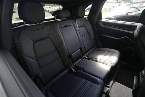 2024 Porsche Cayenne S