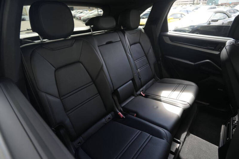 2024 Porsche Cayenne S