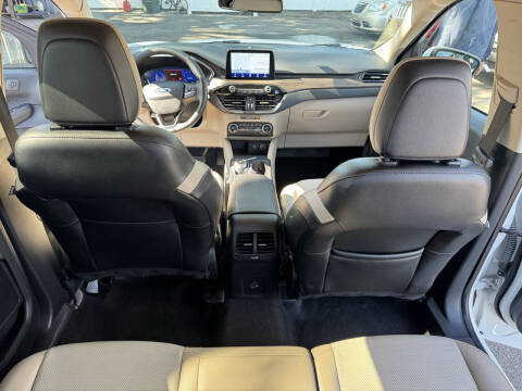 2020 Ford Escape Titanium