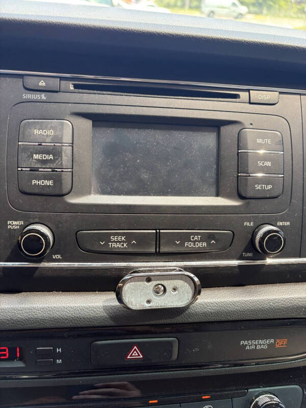 2017 Kia Sedona LX