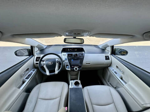 2012 Toyota Prius v Five