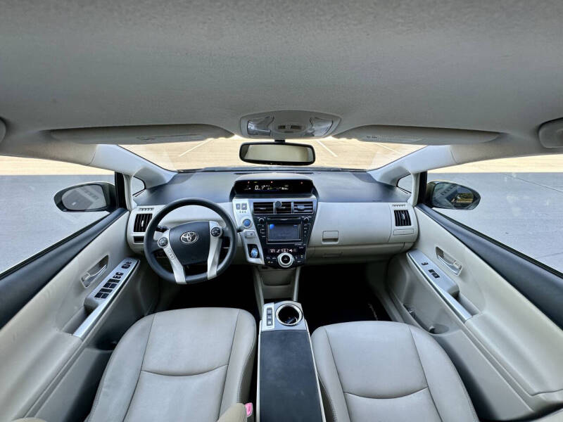 2012 Toyota Prius v Five