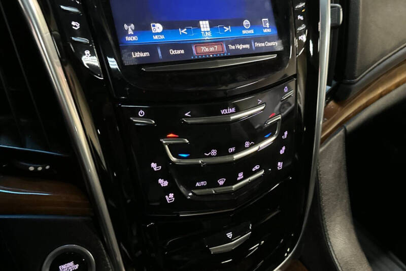 2018 Cadillac Escalade ESV Luxury