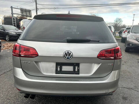 2017 Volkswagen Golf SportWagen