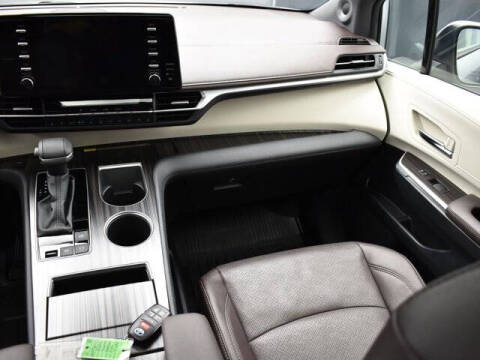 2024 Toyota Sienna Platinum 7-Passenger