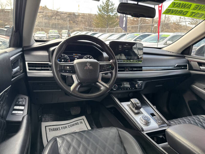 2024 Mitsubishi Outlander SEL