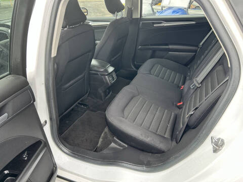 2015 Ford Fusion SE