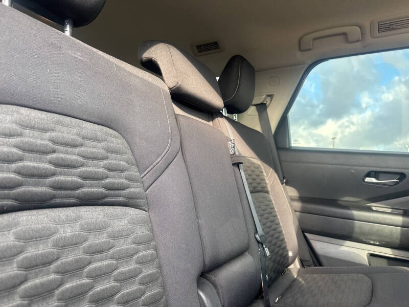 2022 Nissan Pathfinder S