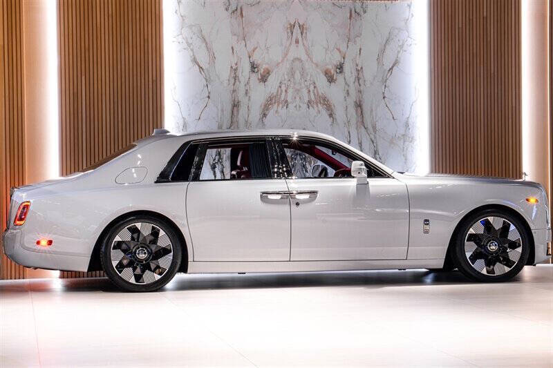 2024 Rolls-Royce Phantom