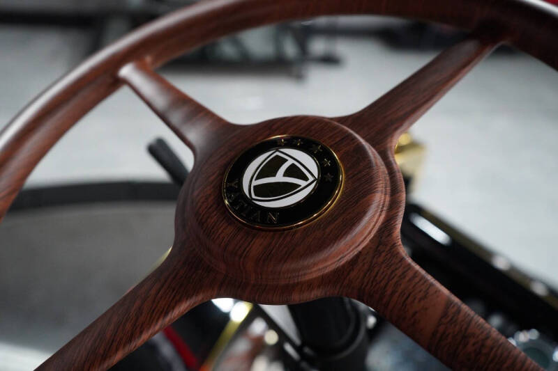 2025 Oldsmobile Custom Cruiser