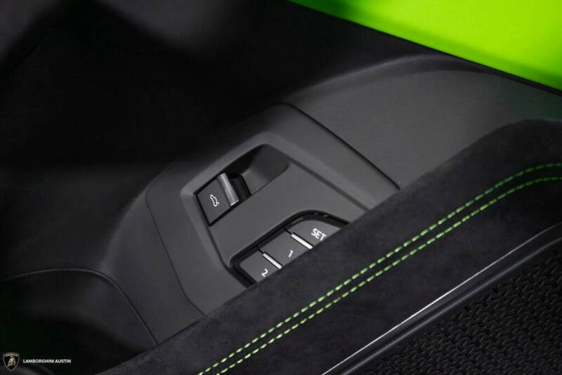 2024 Lamborghini Urus S