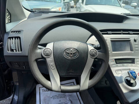 2010 Toyota Prius III