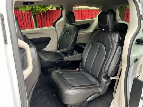 2023 Chrysler Pacifica Touring L