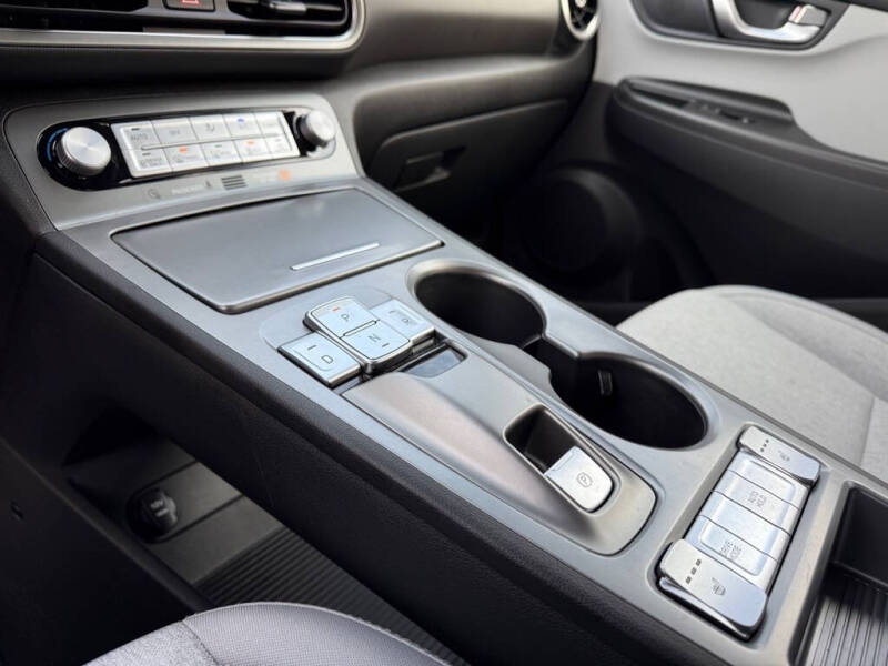 2023 Hyundai Kona Electric SE