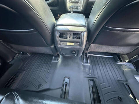 2017 Nissan Pathfinder SL