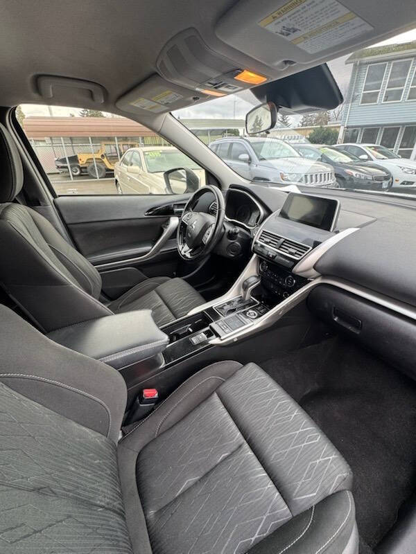 2020 Mitsubishi Eclipse Cross SE