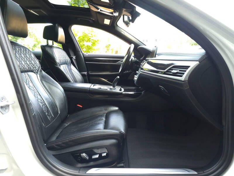 2022 BMW 7 Series 740i xDrive